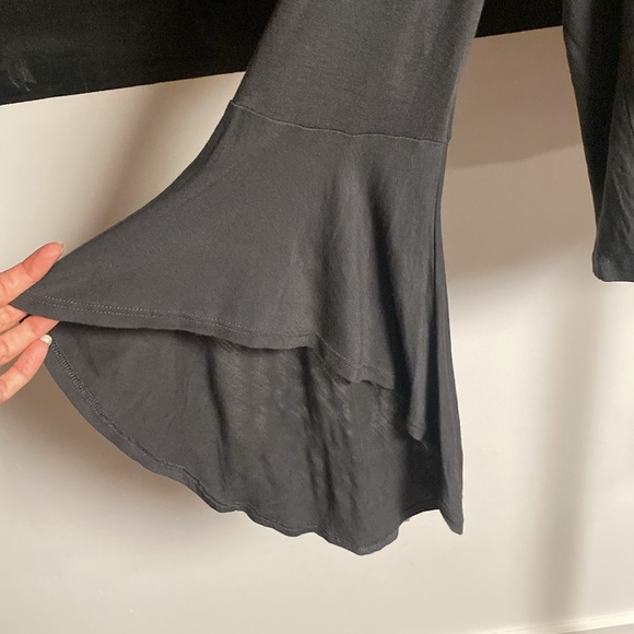 Zara dramatic bell sleeve top size large - Picture 4 of 6